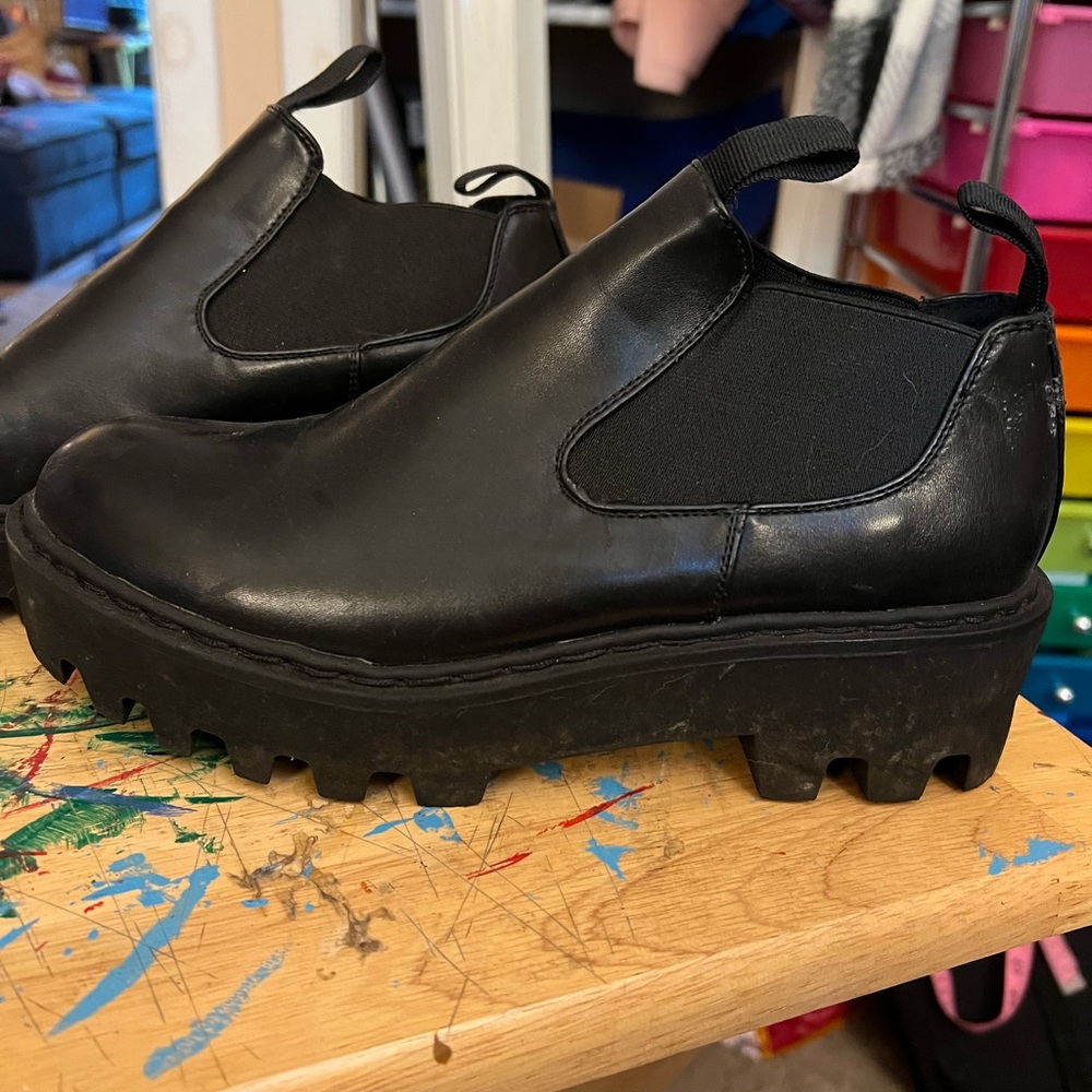 Black Chelsea boots shoes